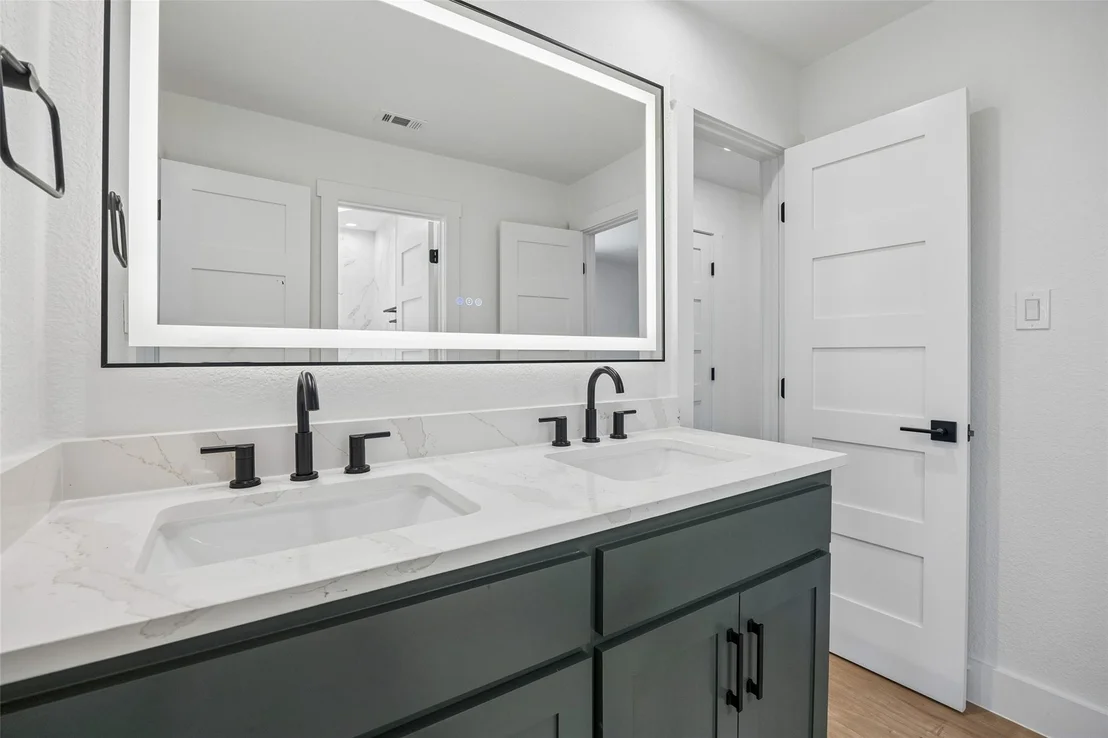 Photo of 2401 Chimney Hill Drive