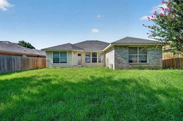 Photo of 1414 Aviary Drive
