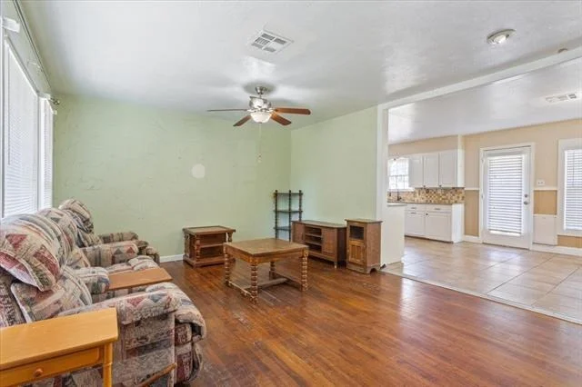 Photo of 4617 Colonial Avenue