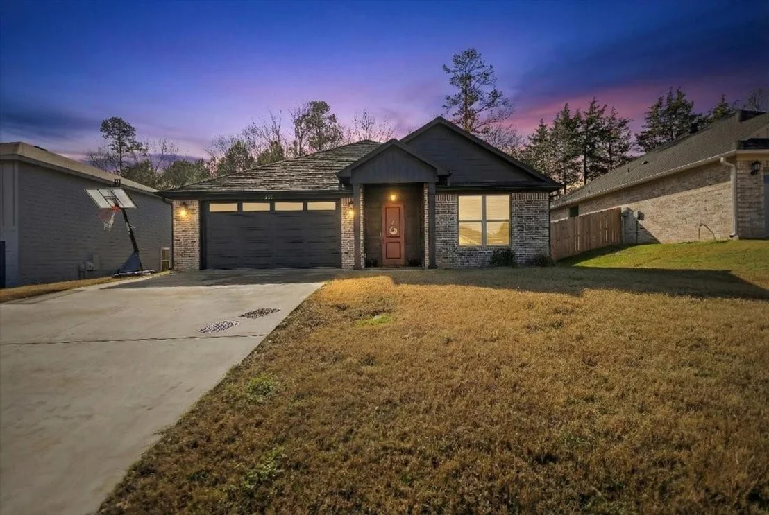 Photo of 237 Oak Valley Drive