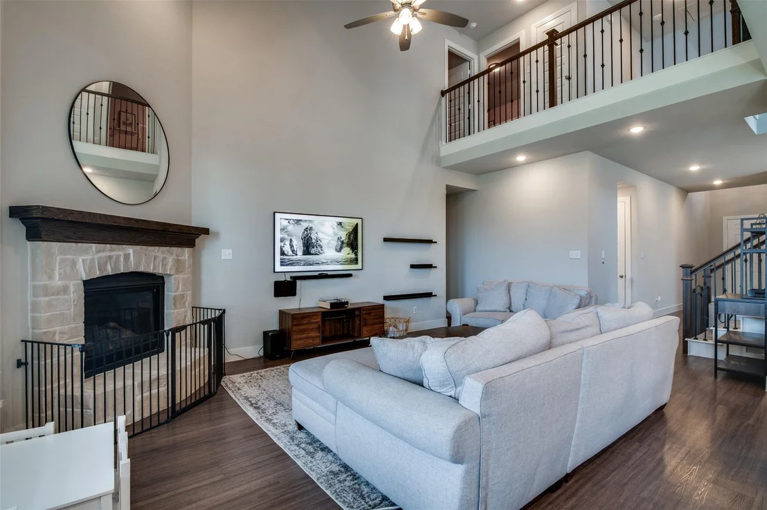 Photo of 1549 Sugarberry Drive