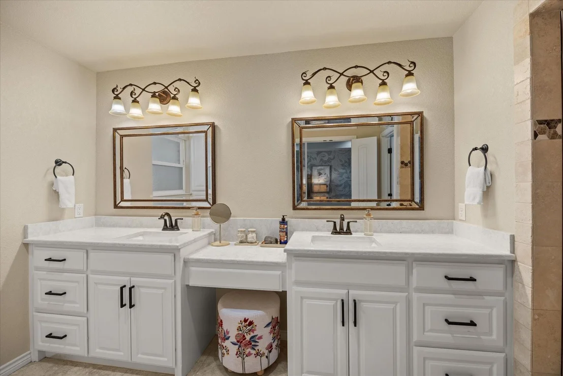 Photo of 4100 Apache Trail Court