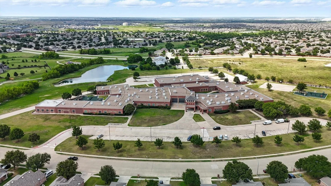 Photo of 1101 Castle Top Drive