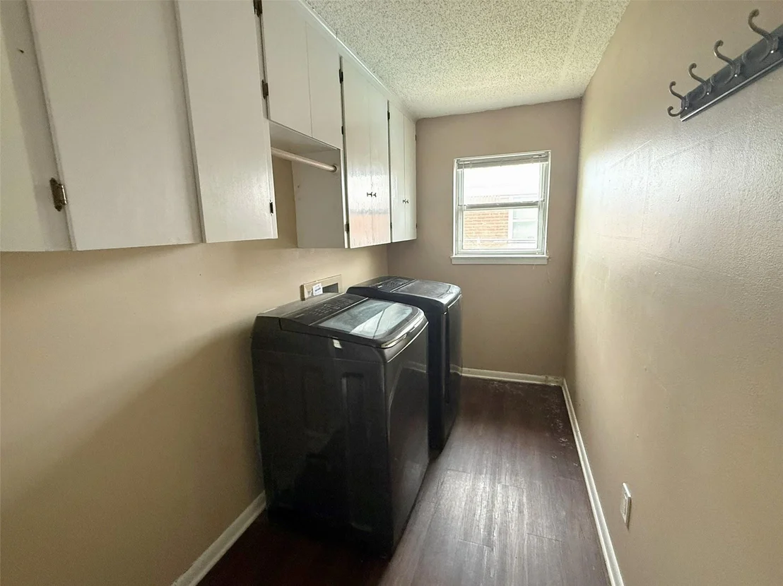 Photo of 3010 Grand Avenue