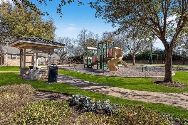 Photo of 1306 Travis Circle N