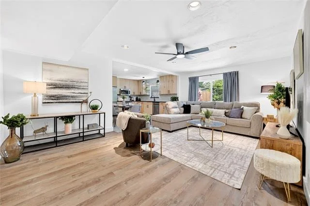 Photo of 5917 Maple Lane