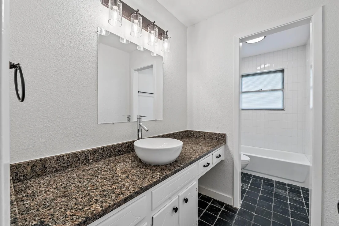 Photo of 600 Circleview Drive N