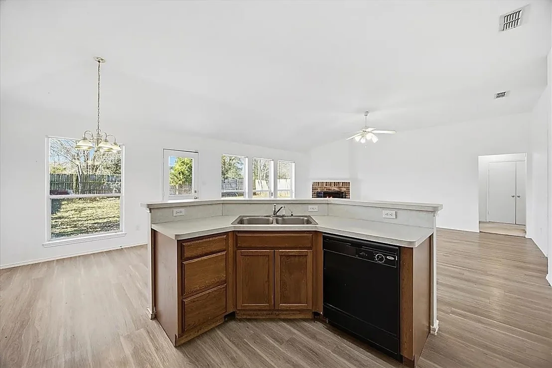 Photo of 334 River Oaks Lane