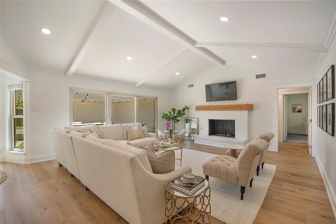 Photo of 1049 Forest Grove Drive