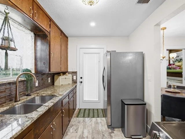 Photo of 1400 Bennett Drive