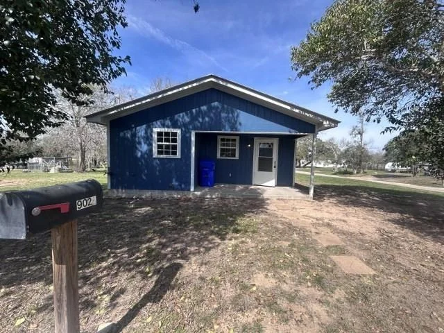 Photo of 902 Simpson Street