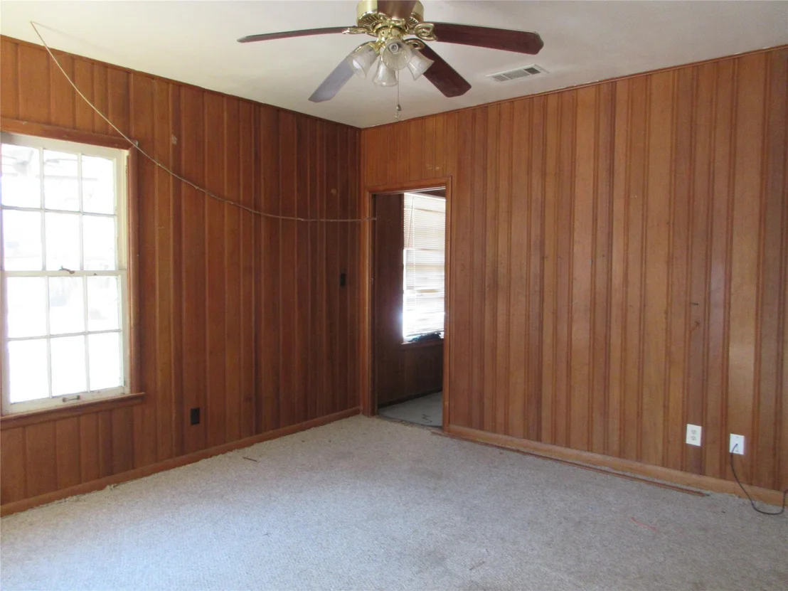 Photo of 916 Ward