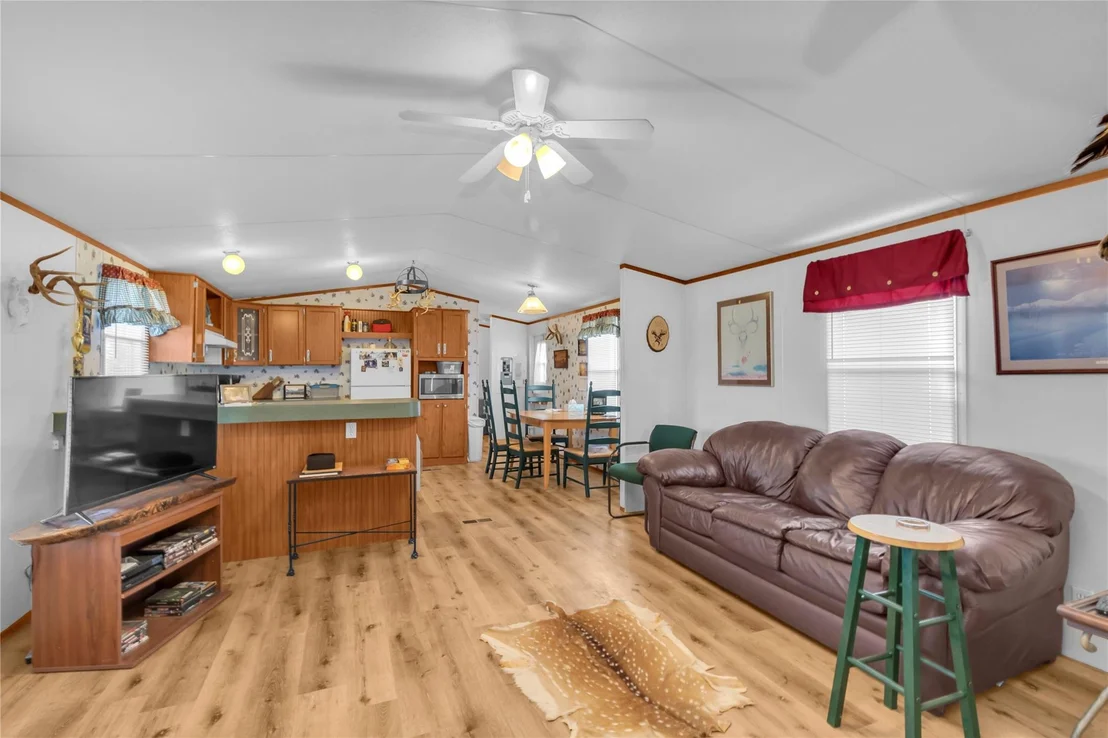Photo of 824 CR 409