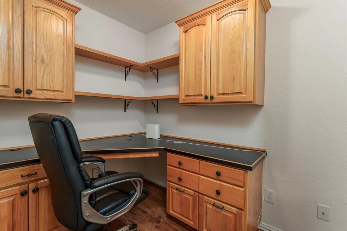 Photo of 6633 Chalk River Drive