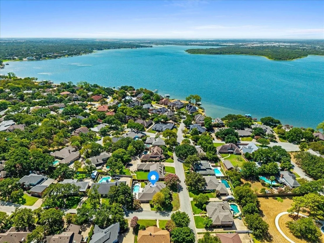 Photo of 6004 Lakehurst Drive