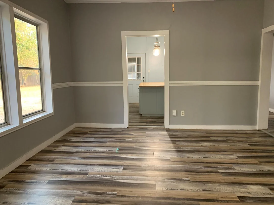 Photo of 915 2nd Street