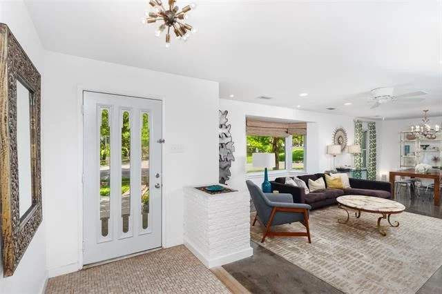 Photo of 622 N Brookside Drive