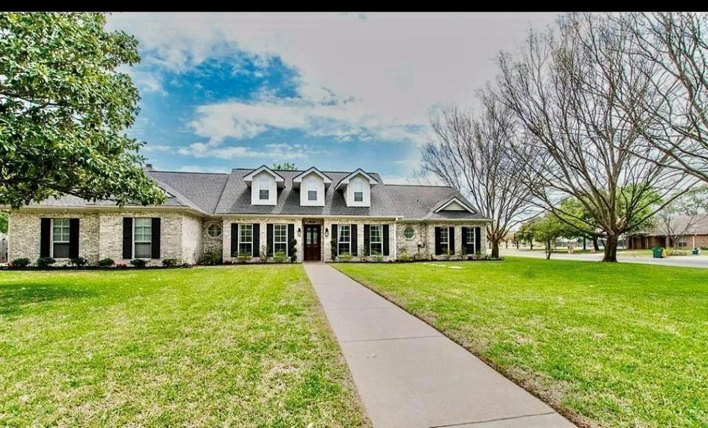 Photo of 520 Red River Road