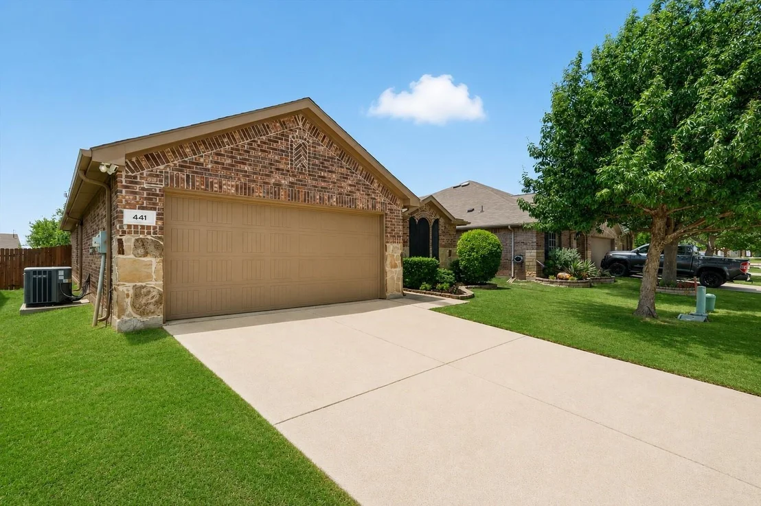 Photo of 441 E Wishbone Lane