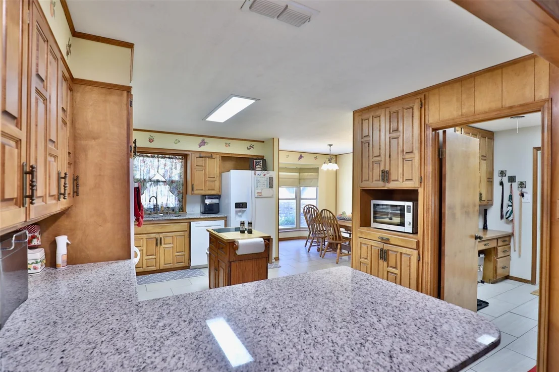 Photo of 448 Elmdale Road S
