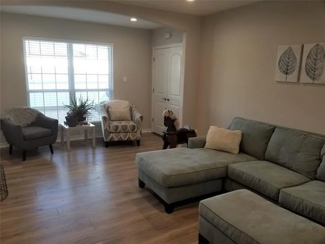 Photo of 4602 Ebb Tide Drive