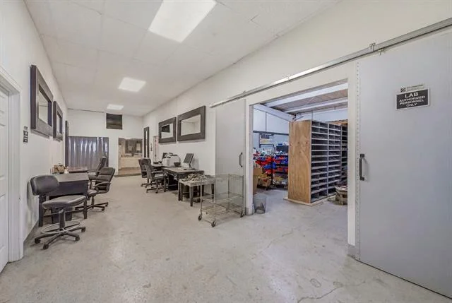 Photo of Unit A at 1024 Us-377