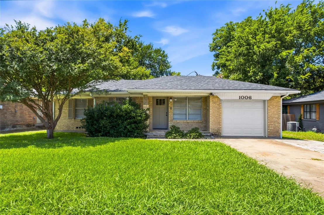 Photo of 1006 N Grant Drive