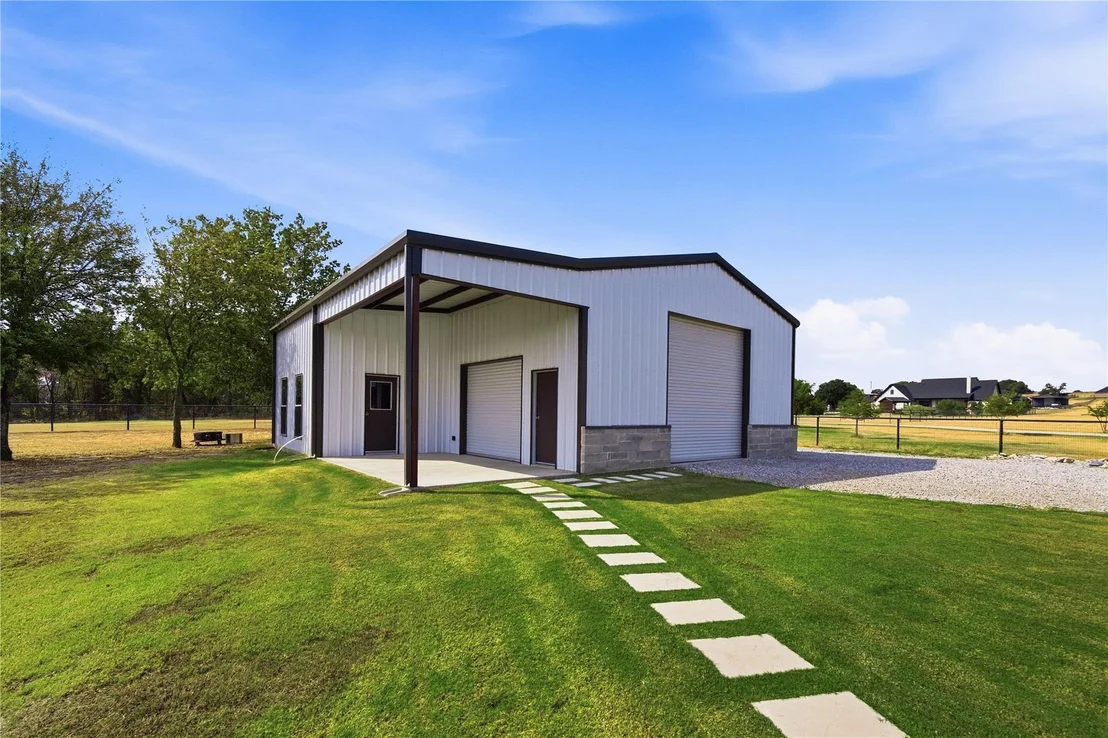 Photo of 1135 Paradise Parkway