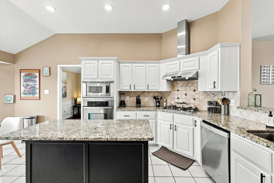 Photo of 335 Linhurst Drive