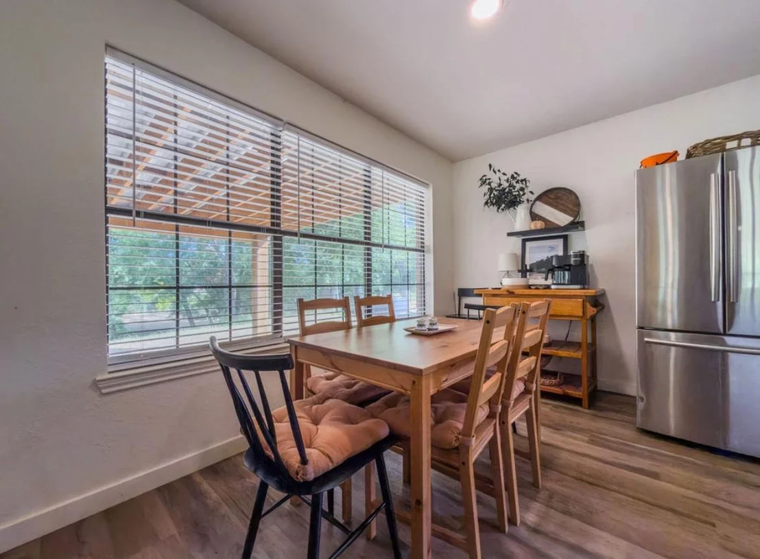 Photo of 101 Rose Way