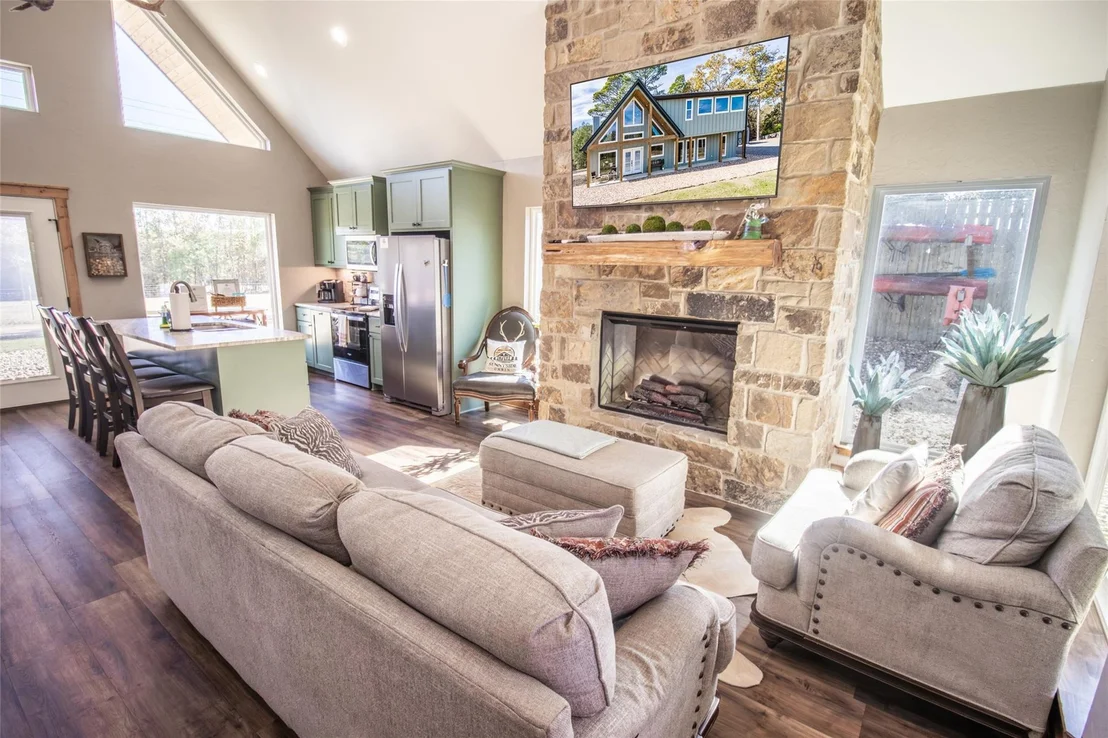 Photo of 449 Lakeview Circle