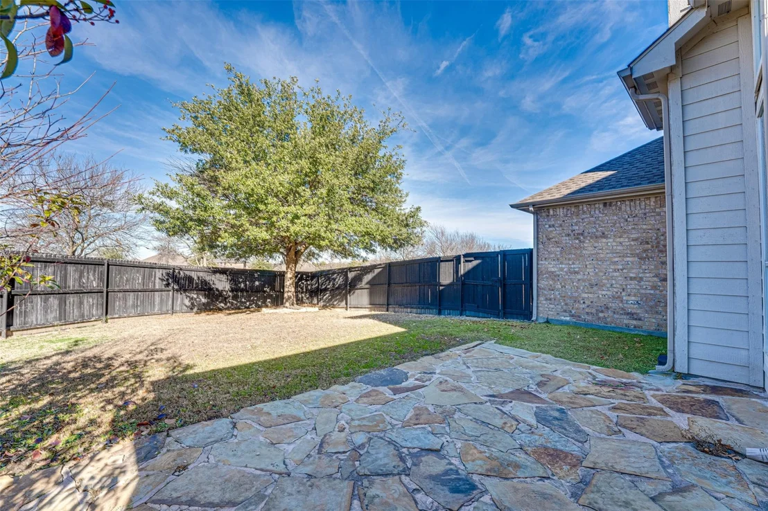 Photo of 558 Presidio Drive