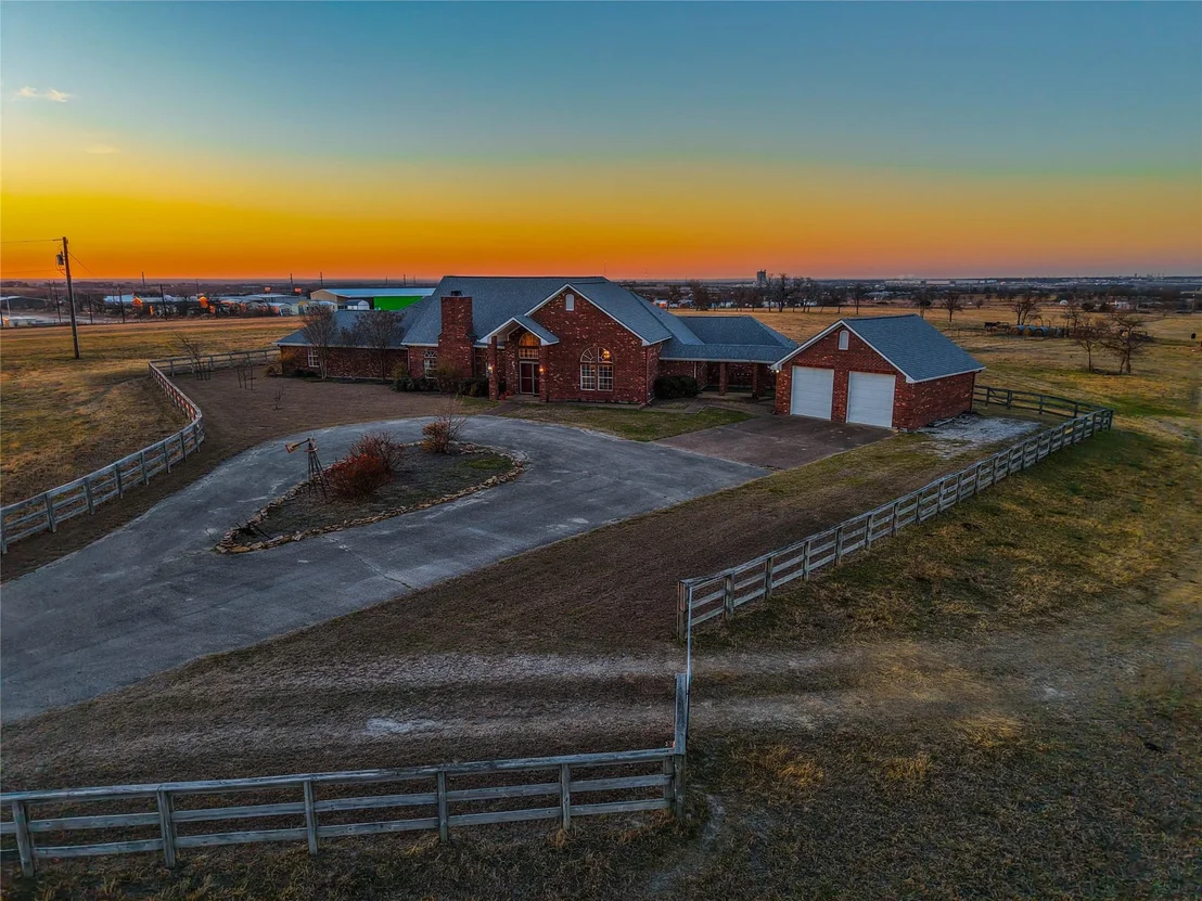 Photo of 1041 Clarence Road