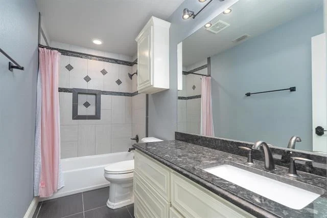 Photo of 302 Southwind Circle