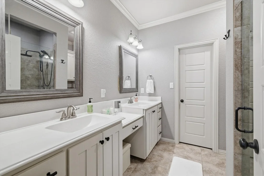 Photo of 3123 Oak Bend