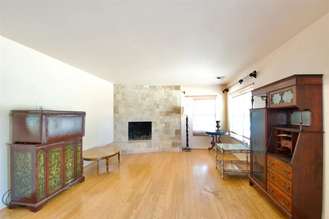 Photo of 819 Pecan Street
