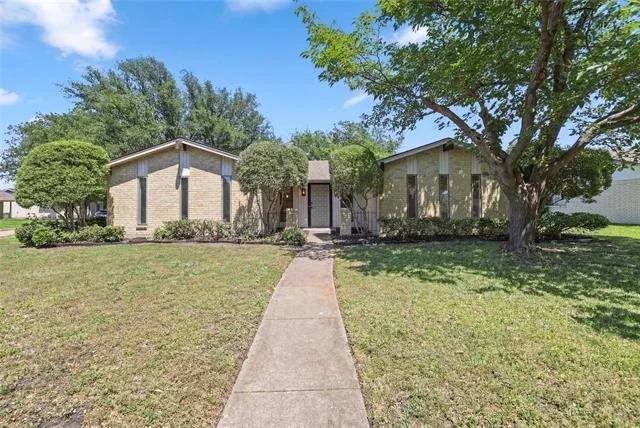 Photo of 8 Green View Circle