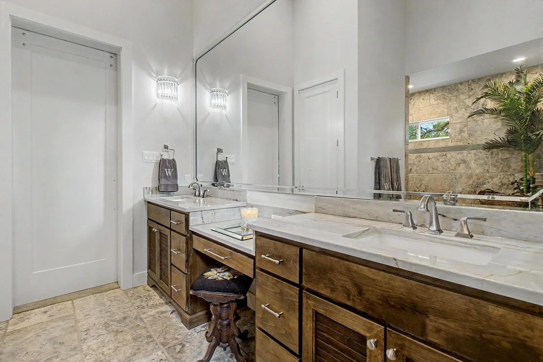 Photo of 131 Live Oak Drive