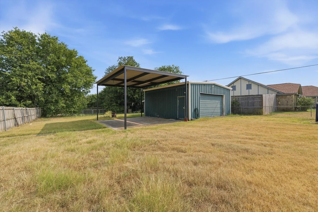 Photo of 140 Towne West Drive