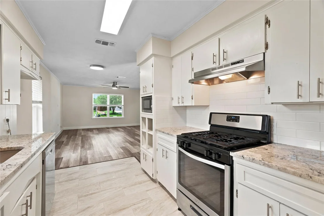 Photo of 106 E 3rd Street