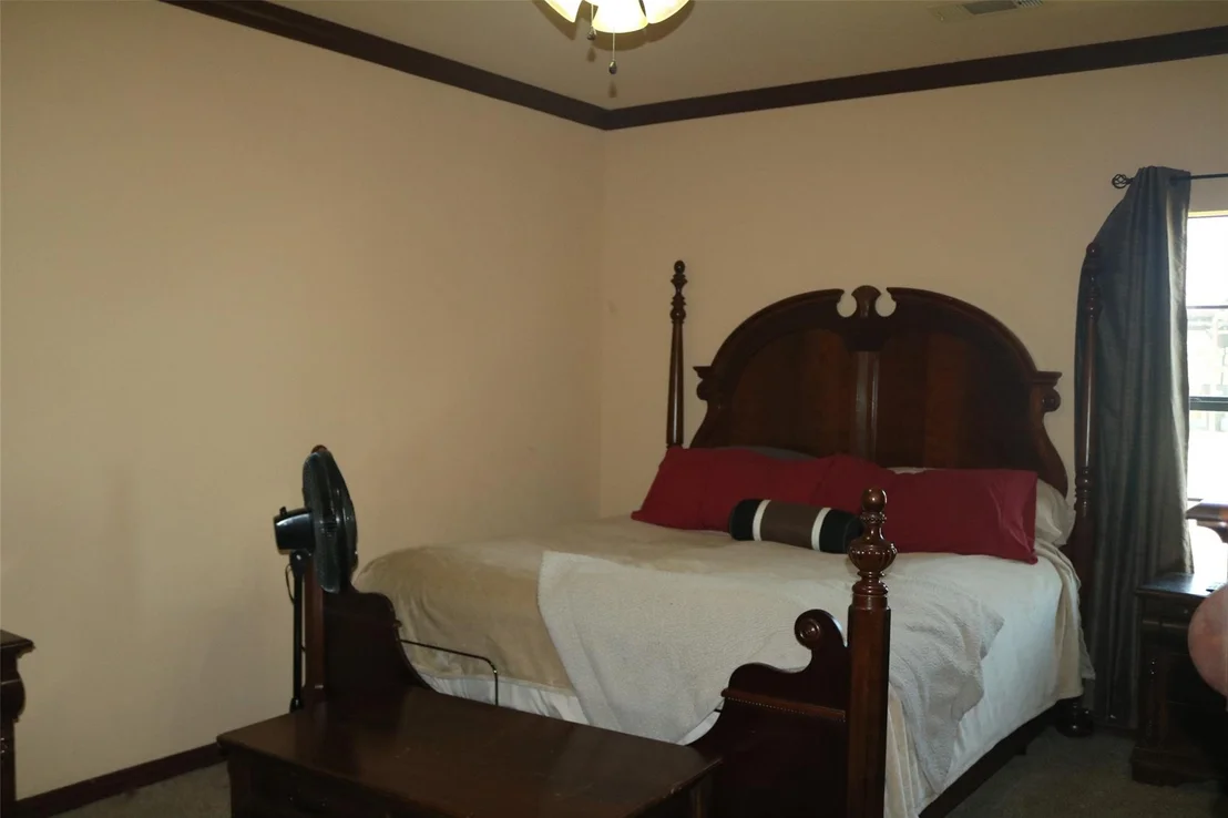 Photo of 1055 Chartres