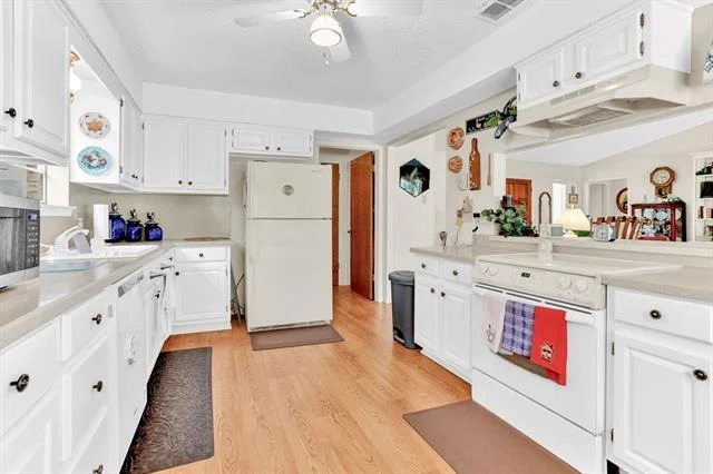 Photo of 321 Lakeview Drive
