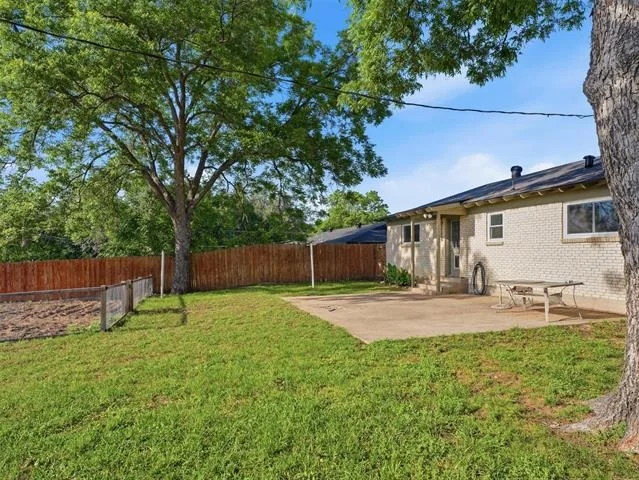 Photo of 825 Lee Drive
