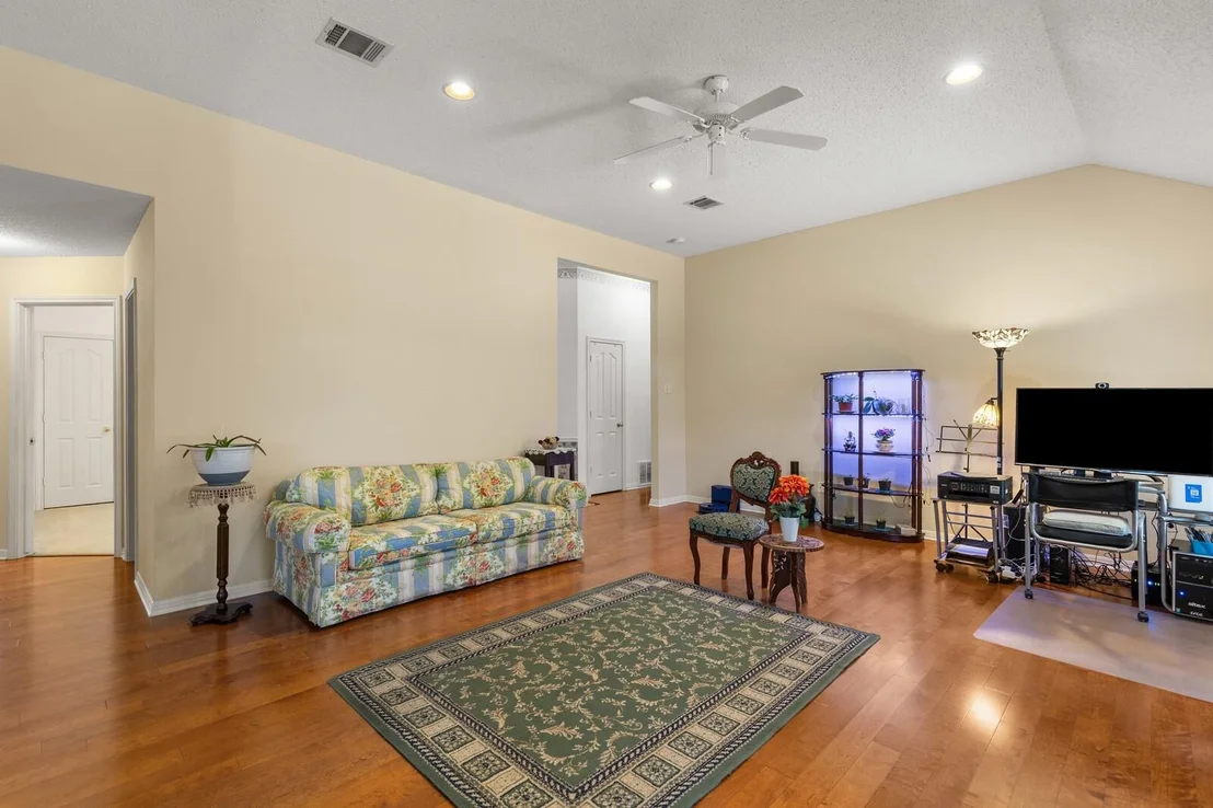 Photo of 2800 Comanche Trail