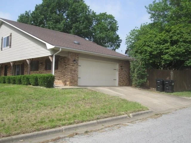 Photo of 2801 Pyramid Circle