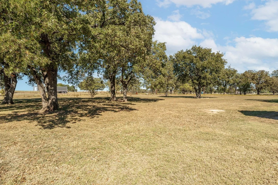 Photo of 688 Private Road 1152