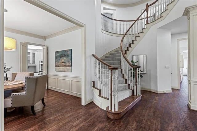 Photo of 5937 Glendower Lane