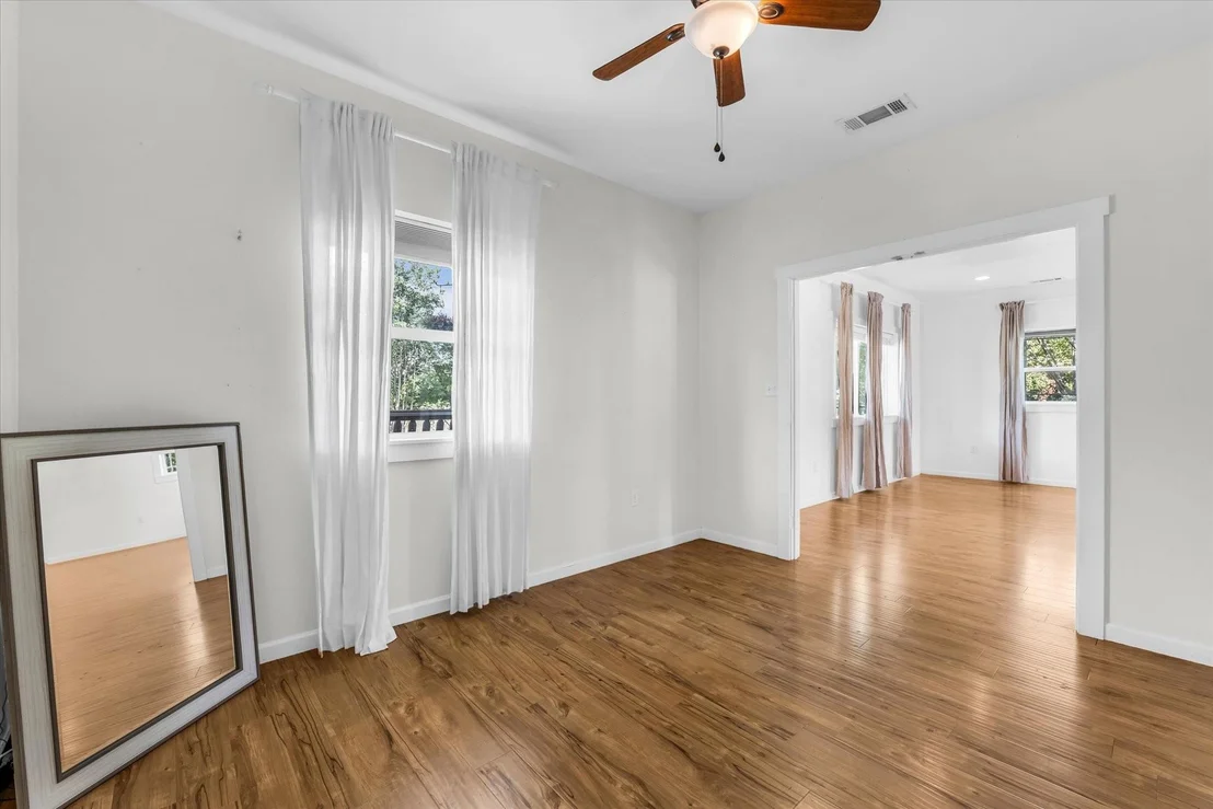 Photo of 348 Barker Lane