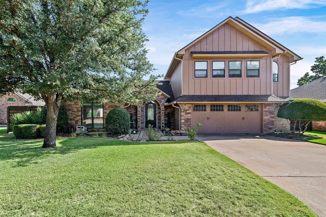 Photo of 2325 River Road