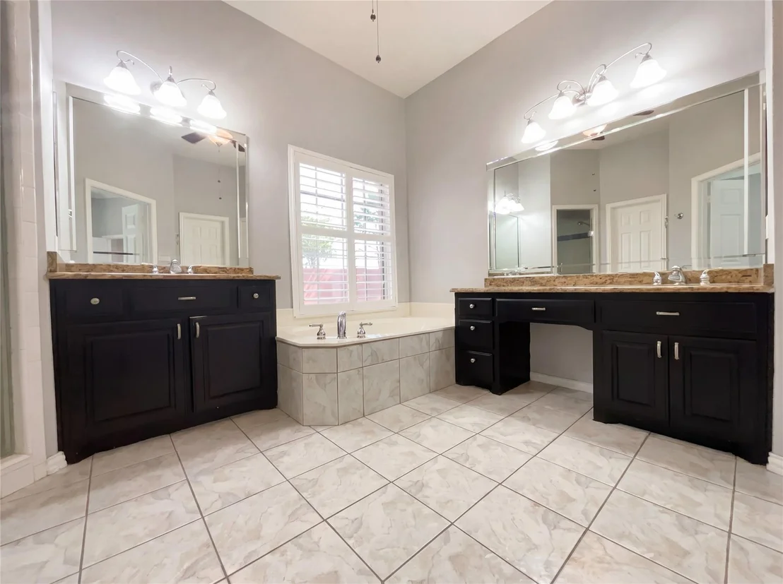Photo of 2400 Creekview Drive